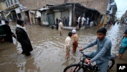 په پاکستان کې د طبیعي ناورينونو د مخنيوي ملي ادارې ویلي چې د جولای له لومړۍ نېټې څخه د اګست تر۳۰ پورې پورې په بیلابیلو طبیعي پیښو کې په پاکستان کې ۲۸۵ کسان مړه شوي او ۵۲۹ تنه نور ټپیان شوي دي.