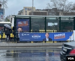 İstanbul’da önde gelen iki aday İmamoğlu ve Kurum’un sokakta seçmene verdikleri ilk mesajlar ne anlatıyor?