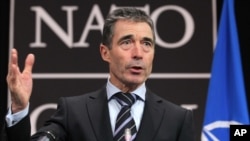 Tổng Thư Ký NATO Anders Fogh Ramussen phát biểu trong 1 cuộc họp của các ngoại trưởng NATO tại Brussels, 4/12/2012