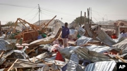 Hiện trường vụ quả bom phát nổ tại một khu chợ đông người ở thủ đô Mogadishu, Somalia, ngày 19/2/2017.