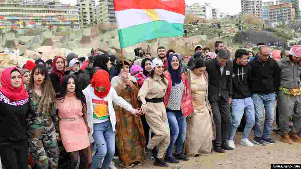 لبنان کې د نوروز د مراسمو په په ترڅ&zwnj; کې نڅا