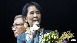 Lãnh đạo đối lập Miến Điện Aung San Suu Kyi tìm cách để đảng NLD của bà được công nhận là đảng hợp pháp