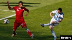 Siêu sao Lionel Messi ghi bàn thắng vào lưới Iran tại sân vận động Mineirao ở Belo Horizonte, ngày 21/6/2014.