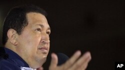 Tổng thống Venezuela Hugo Chavez phát biểu khi về đến phi trường Simon Bolivar international ở Maiquetia, Venezuela, ngày 11 tháng 5, 2012