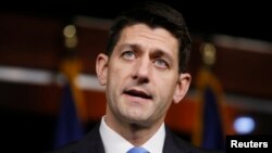 Chủ tịch Hạ viện Hoa Kỳ Paul Ryan tại một buổi họp báo sau cuộc gặp với ứng cử viên tổng thống Đảng Cộng hòa Donald Trump ở Washington, Hoa Kỳ, ngày 12 tháng 5 năm 2016. 