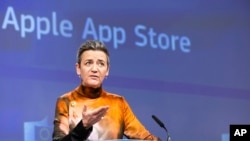 AB'nin rekabetten sorumlu şefi Margrethe Vestager, Apple aleyhine alınan kararı Brüksel'de açıkladı.