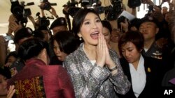 Cựu Thủ tướng Thái Lan Yingluck Shinawatra, tại Quốc hội ở Bangkok, ngày 22/1/2015. Hiện có những tin đồn là bà Yingluck có thể trốn ra nước ngoài để khỏi bị tù như anh của bà, ông Thaksin Shinawatra.