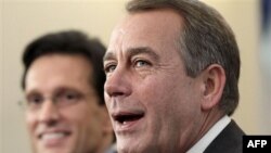 Lãnh tụ khối thiểu số tại Hạ Viện, John Boehner, phải, cùng Phó Trưởng khối Cộng hòa tại Hạ Viện, Eric Cantor, nói về những thay đổi trong cán cân quyền lực của Quốc hội, 3/11/2010