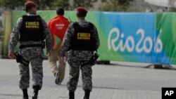 Lực lượng an ninh Brazil tuần tra tại Công viên Olympic ở Rio de Janeiro, ngày 4/8/2016.