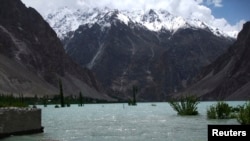 گلگت بلتستان میں دنیا میں قطب جنوبی اور شمالی کے بعد سب سے زیادہ گلیشیئرز پائے جاتے ہیں۔ (فائل فوٹو) 