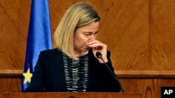 Uỷ viên chính sách đối ngoại của Liên hiệp Âu châu, bà Federica Mogherini, phản ứng sau khi nghe tin về các vụ tấn công ở Brussels, ngày 22/3/2016.