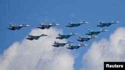 Chiến đấu cơ Su-30SM, Su-34 và Su-35S của Nga.