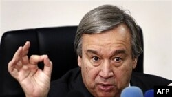 Cao ủy trưởng Cao ủy Tị nạn Antonio Guterres nói rằng phải chấm dứt ngay giao tranh để tránh xảy ra thêm một vụ khủng hoảng người tị nạn