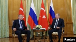 Cumhurbaşkanı Erdoğan Rusya Cumhurbaşkanı Putin'le Soçi'de biraraya geldi. 