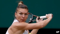 Simona Halep, vận động viên môn tennis người Romania, rút tên tham dự Olympic tại Rio vì dịch Zika.