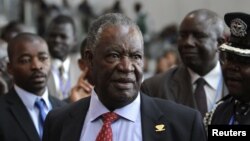 Tổng thống Zambia Michael Sata nói chuyện với các nhà báo tại hội nghị thượng đỉnh châu Phi lần thứ 18 tại Addis Ababa, Ethiopia.