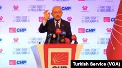 Cumhuriyet Halk Partisi (CHP) Genel Başkanı Kemal Kılıçdaroğlu, partisine mensup belediye başkanlarının İzmir’deki toplantısında konuştu.