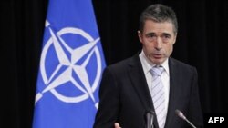 Tổng thư ký NATO Anders Fogh Rasmussen nói chuyện tại một cuộc họp báo ở Brussels hôm 3/2/12