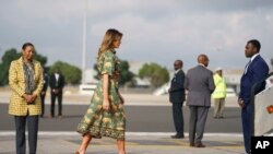 Ảnh minh họa: Đệ Nhất Phu nhân Melania Trump đáp máy bay tại Phi trường Quốc tế Jomo Kenyatta ở Nairobi, Kenya, ngày 610/2018. (AP Photo/Carolyn Kaster)