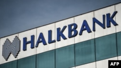 Halkbank davası 2024 yılına ertelendi.