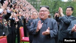 Lãnh đạo Triều Tiên Kim Jong Un tham dự một sự kiện tại trường đại học ở Bình Nhưỡng.