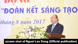 Thủ tướng Nguyễn Xuân Phúc tại lễ công bố "Sách Vàng Sáng tạo Việt Nam năm 2017", Hà Nội, 28/8/2017 