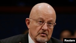 Giám đốc tình báo quốc gia Hoa Kỳ James Clapper nói rằng cá nhân ông ủng hộ việc võ trang cho Ukraine