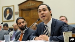 Thị trưởng thành phố San Antonio của bang Texas Julian Castro.