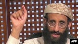 Giáo sĩ Hồi giáo cực đoan Anwar al Awlaki bị Hoa Kỳ và Yemen truy nã vì dính líu tới những vụ tấn công khủng bố, kể cả mưu toan cho nổ bom trên một chiếc máy bay chở khách của Mỹ năm 2009