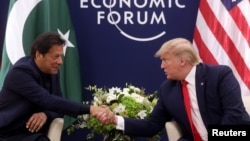 د متحده ایالاتو ولسمشر ډونالد ټرمپ او عمران خان د لیدنې پرمهال