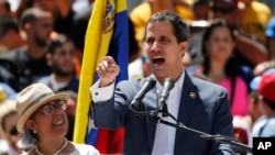 Mặc dù nhiều nước phương Tây đã công nhận Juan Guaido là tổng thống Venezuela, Tổng thống Nicolas Maduro vẫn nắm quyền kiểm soát các định chế nhà nước.