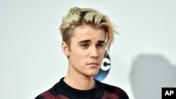 Justin Bieber tại Lễ Trao Giải Âm Nhạc Mỹ ở Los Angeles tháng 11 vừa qua.