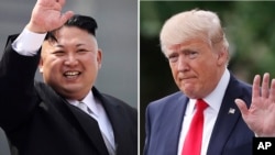 Ảnh lãnh tụ Bắc Hàn Kim Jong Un ngày 15/4/2017, ở Bình Nhưỡng (bên trái), và Tổng Thống Donald Trump ở Washington ngày 29/4/2017.