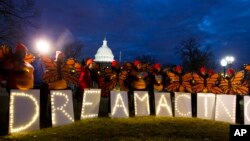 Người biểu tình ủng hộ DACA bên ngoài tòa nhà Quốc hội ở thủ đô Washington, Hoa Kỳ, ngày 21/1/2018.