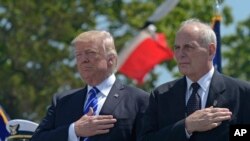 Başkan Donald Trump ve yeni Beyaz Saray Genel Sekreteri emekli General John Kelly