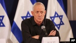 İsrail savaş kabinesi üyesi Benny Gantz, "Ramazan ayına kadar rehinelerimiz evlerine dönmezse, Refah bölgesindeki çatışmalar devam edecek" dedi.