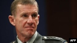 Tướng Stanley McChrystal công bố một thông cáo ở Kabul nói rằng những phát biểu đó phản ánh “sự phán đoán tệ hại” và là một sai lầm