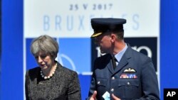 Thủ Tướng Anh Theresa May đến dự hội nghị cấp cao NATO ở Bruxelles, ngày 25/5/2017. 