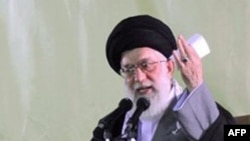 Lãnh tụ tối cao của Iran Ayatollah Ali Khamenei kêu gọi giới Hồi giáo có thế lực hỗ trợ cho cuộc tranh đấu của Hồi giáo tại quốc gia Afghanistan, Pakistan, Iraq, Palestine và Kashmir