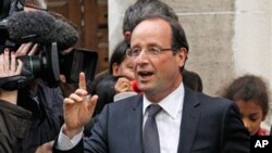 Tổng thống Francois Hollande đã nói với Nội các là cải cách này sẽ là tiến bộ không phải chỉ cho một số ít người nhưng cho toàn xã hội.