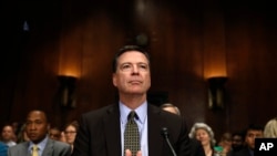 Giám đốc FBI James Comey chuẩn bị điều trần tại Điện Capitol, 3/5/2017