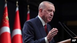 11 Ekim 2021 - Cumhurbaşkanı Recep Tayyip Erdoğan Ankara'da kabine toplantısında konuşma yaparken