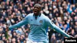 Cầu thủ Yaya Toure người Côte d'Ivoire, thủ quân của đội Manchester City.