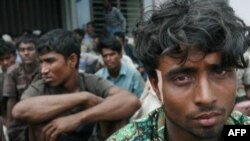 Hàng ngày người Hồi giáo Rohingya phải chạy trốn để tránh bạo động giáo phái ở Miến Điện