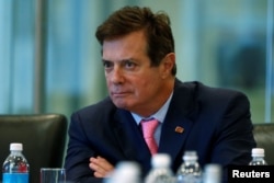 Paul Manafort, cựu quản lý chiến dịch tranh cử của ông Trump, đang bị điều tra về một loạt những giao dịch tài chính và bất động sản và công tác cho một đảng thân Nga ở Ukraine.