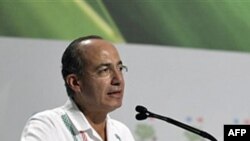 Tổng thống Mexico Felipe Calderon phát biểu tại buổi lễ khai mạc hội nghị biến đổi khí hậu ở Cancun, ngày 29/11/2010