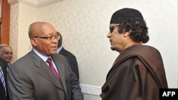 Tháng 5 vừa qua, Tổng thống Nam Phi Jacob Zuma đã gặp lãnh tụ Gadhafi của Libya tại thủ đô Tripoli trong nỗ lực tiến tới một thỏa thuận nhưng bất thành