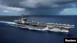 Tàu sân bay USS Carl Vinson tại Biển Philippine trong cuộc tập trận với Lực lượng Phòng vệ Biển của Nhật Bản ngày 23/4/2017