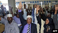 Các nhà lập pháp Somalia trong một cuộc biểu quyết tại Mogadishu (hình tư liệu - 31 tháng 10, 2010)