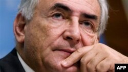 Ông Dominique Strauss Kahn bị tố cáo dính líu tới một đường dây gái mại dâm.
